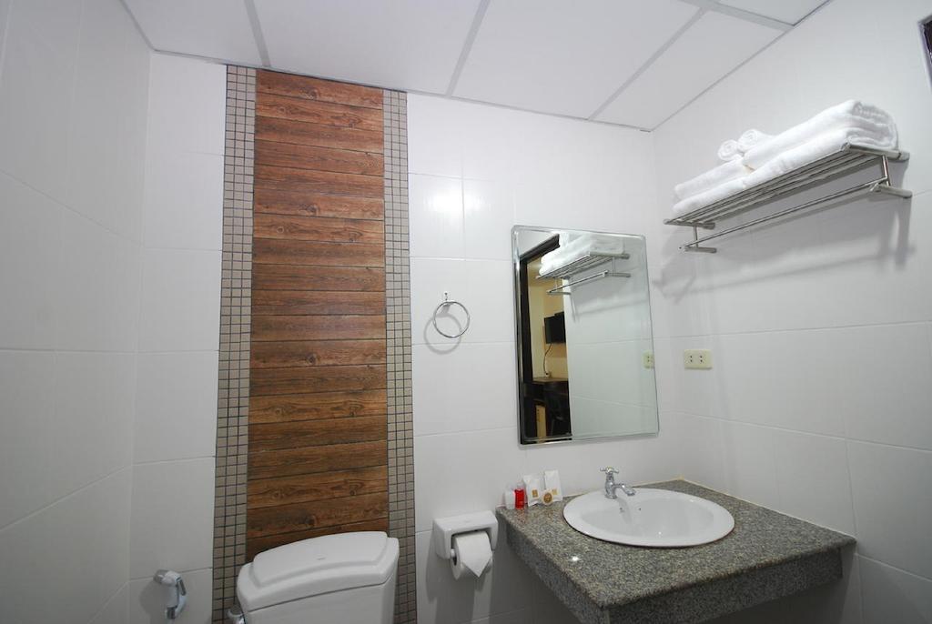 Patong Budget Rooms الغرفة الصورة